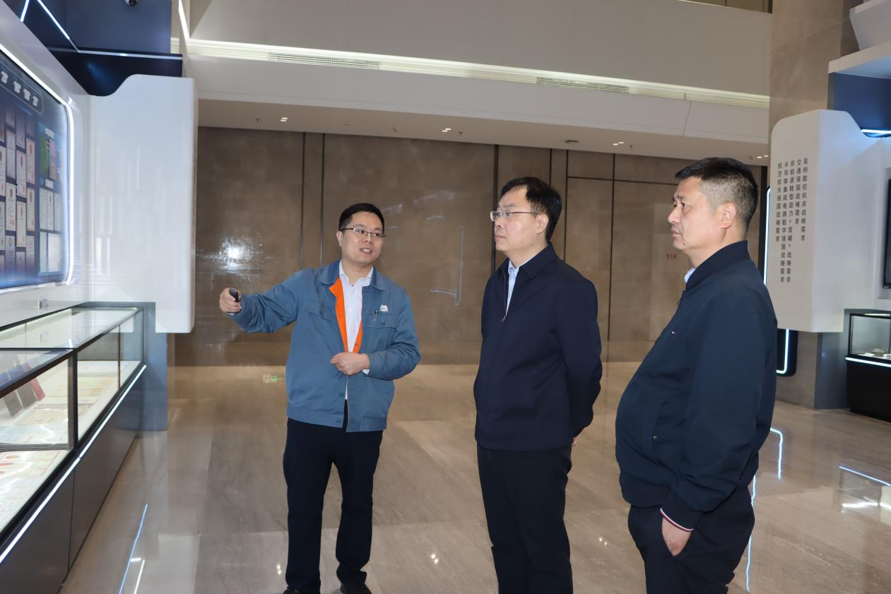 豫资控股集团党委书记、董事长李明到国机金刚石(河南)有限公司开展项目调研.png 豫资控股集团党委书记、董事长李明到国机金刚石(河南)有限公司开展项目调研.png