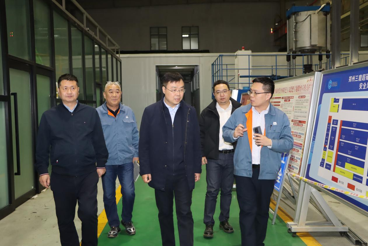 豫资控股集团党委书记、董事长李明到国机金刚石(河南)有限公司开展项目调研1.png 豫资控股集团党委书记、董事长李明到国机金刚石(河南)有限公司开展项目调研1.png